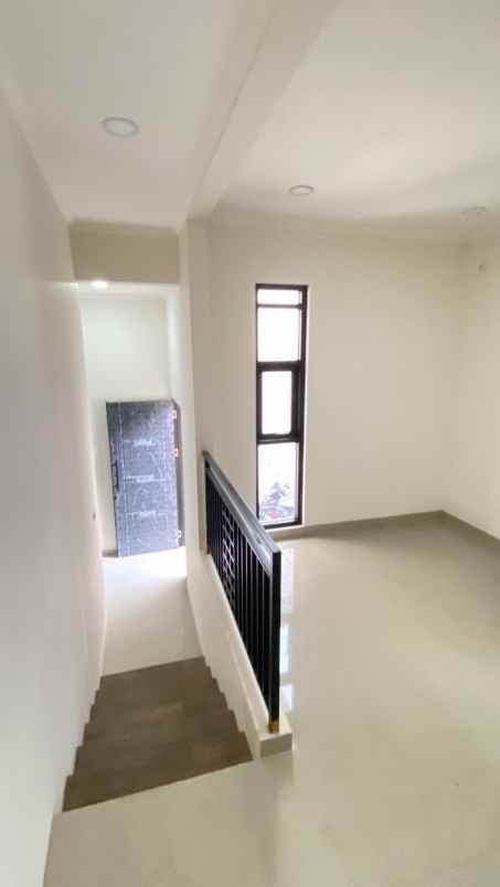 dijual rumah komplek kalijati indah