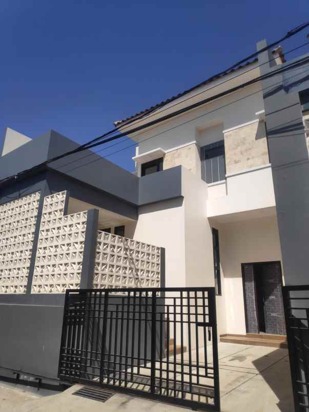 dijual rumah komplek kalijati indah