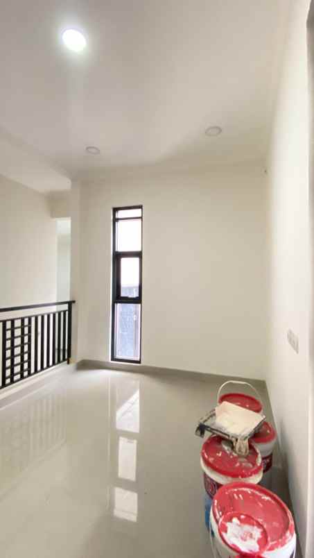 dijual rumah komplek kalijati indah