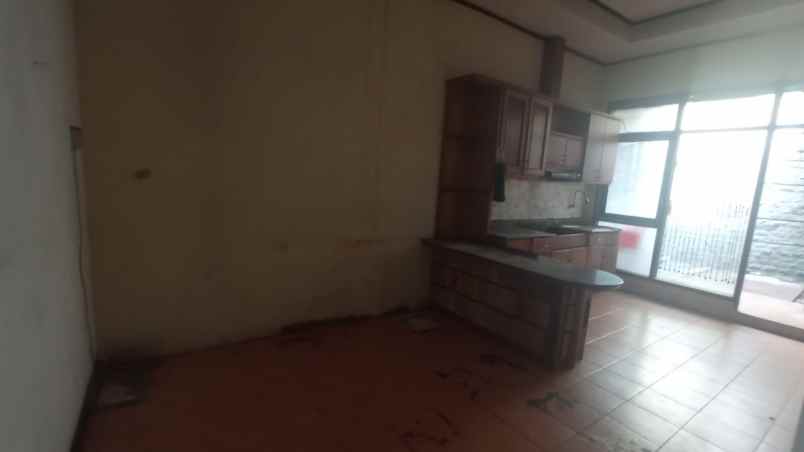 dijual rumah komplek kawaluyaan indah