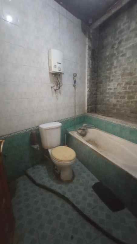 dijual rumah komplek kawaluyaan indah