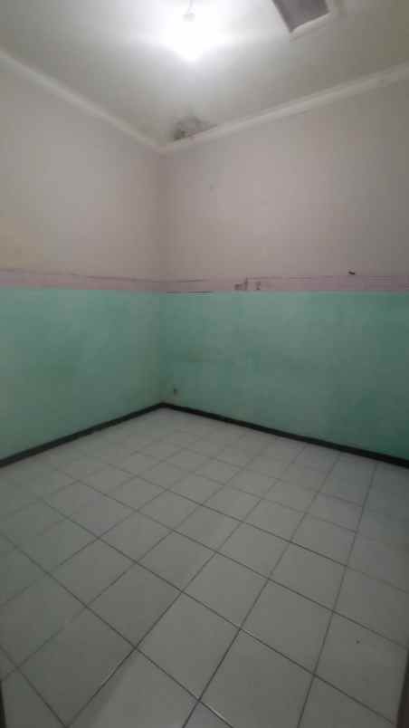dijual rumah komplek kawaluyaan indah