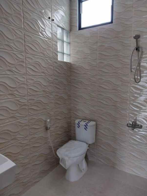 dijual rumah komplek kiarasari asri