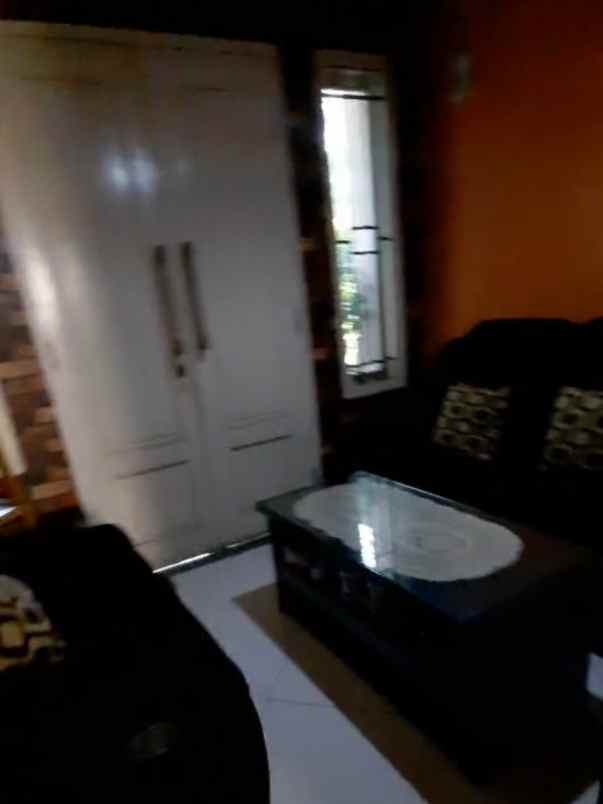 dijual rumah komplek margawangi