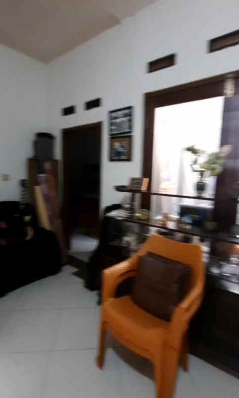 dijual rumah komplek margawangi
