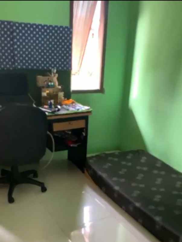 dijual rumah komplek margawangi