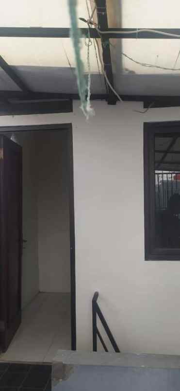 dijual rumah komplek mustika hegar
