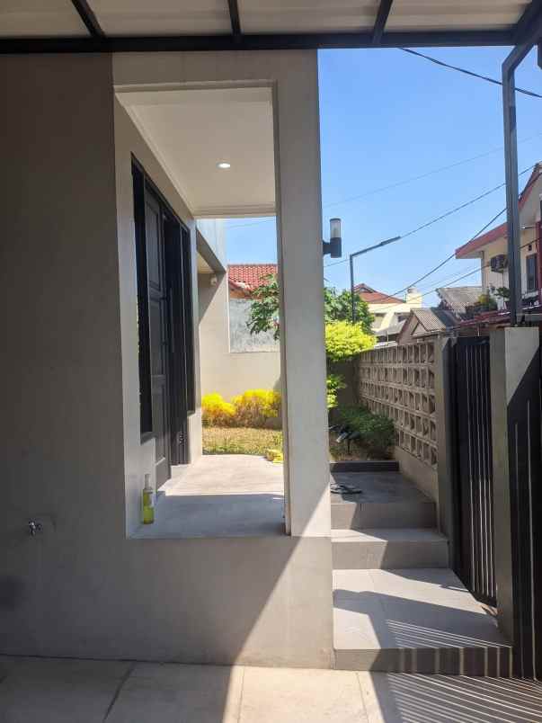 dijual rumah komplek polri nagrak indah