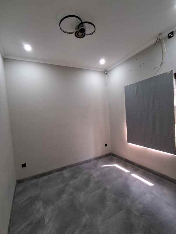 dijual rumah komplek polri nagrak indah