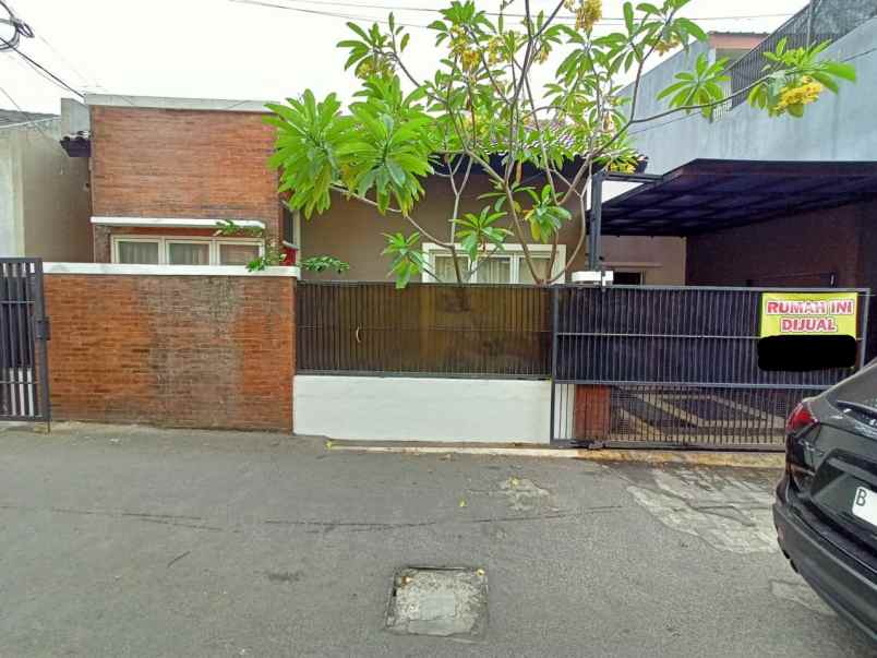 dijual rumah komplek puriwijaya