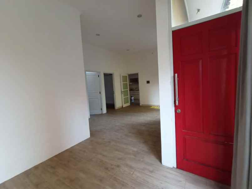 dijual rumah komplek puriwijaya