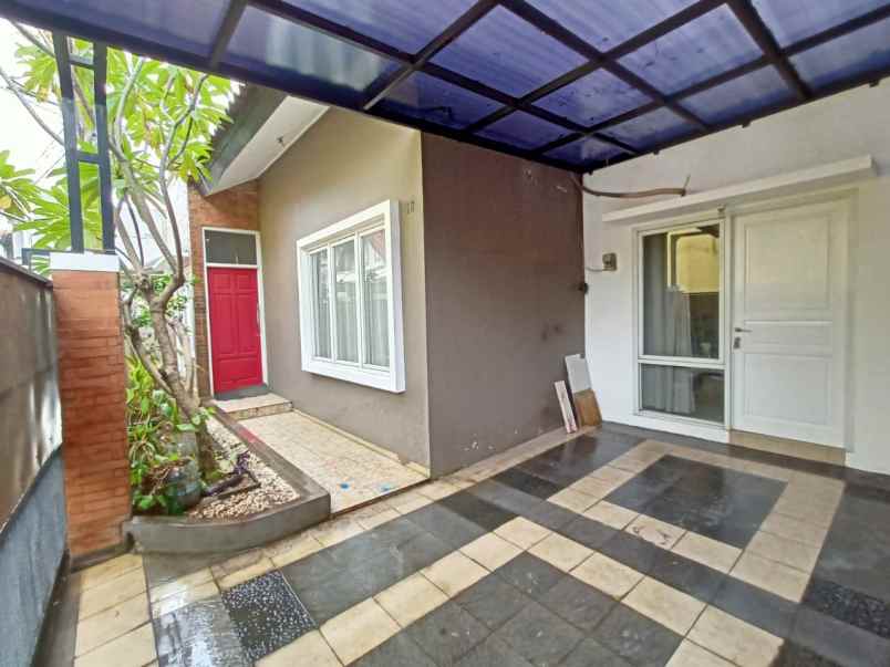 dijual rumah komplek puriwijaya