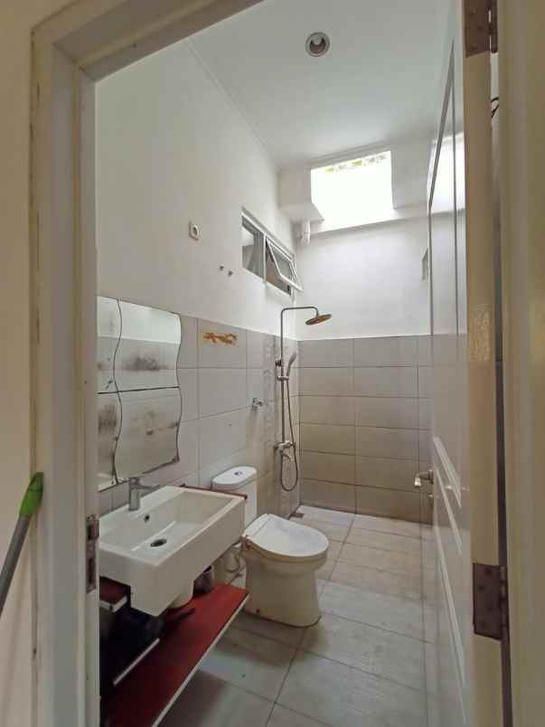 dijual rumah komplek puriwijaya