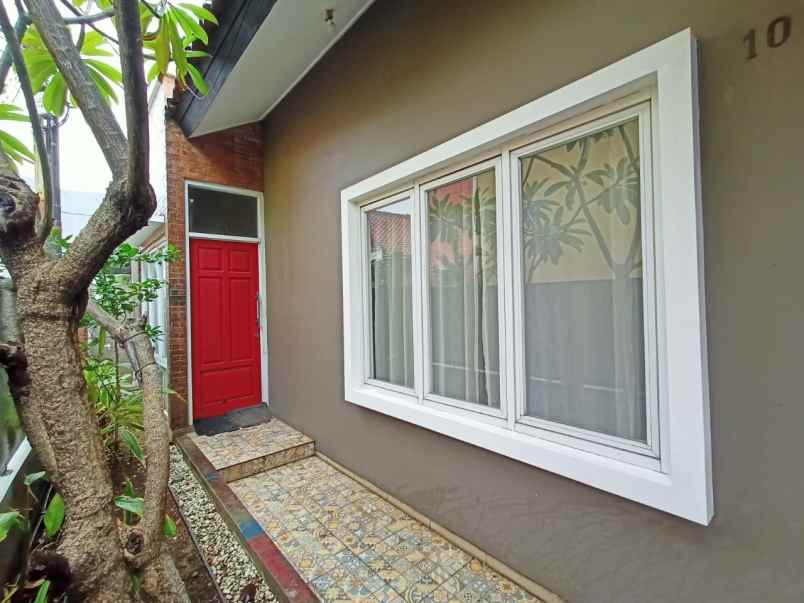 dijual rumah komplek puriwijaya