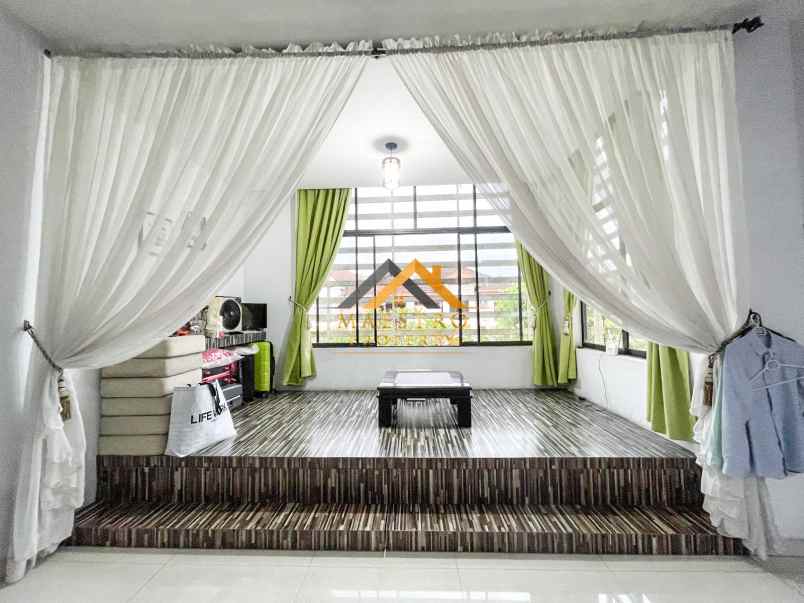 dijual rumah komplek royal sumatera