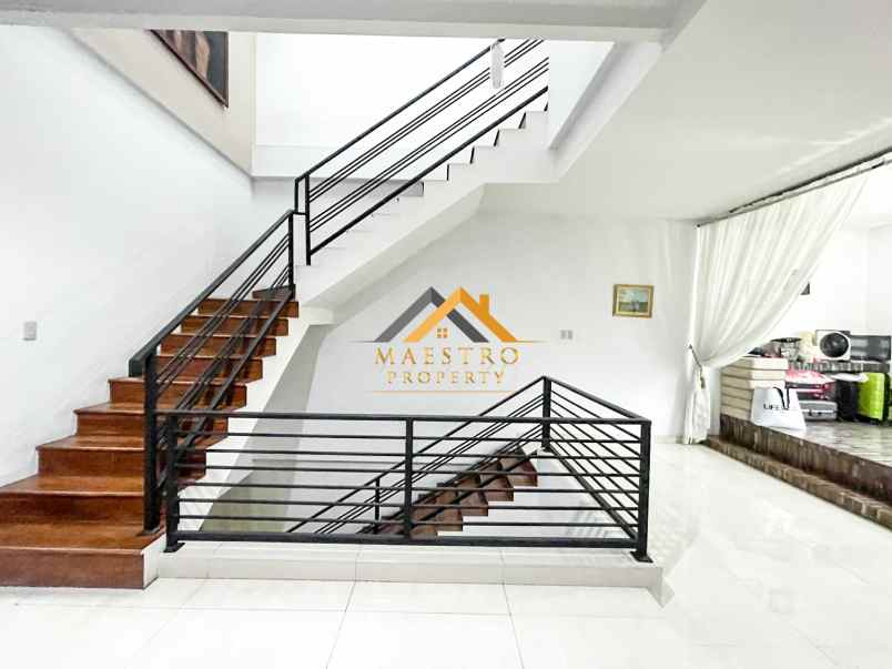 dijual rumah komplek royal sumatera