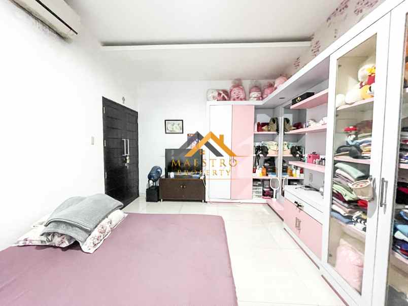 dijual rumah komplek royal sumatera