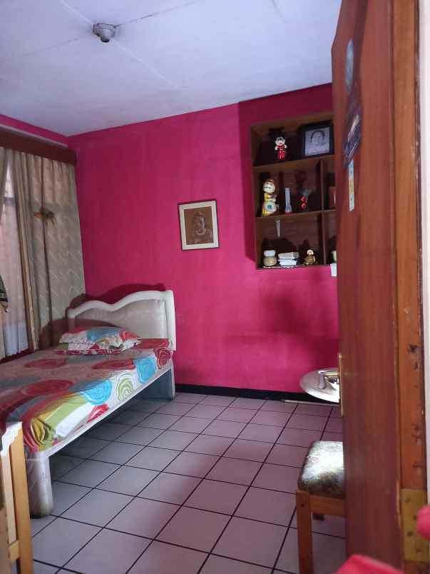 dijual rumah komplek sanggar hurip