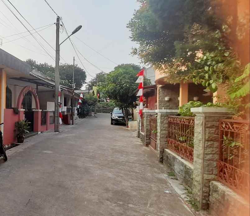 dijual rumah komplek serua permai dekat