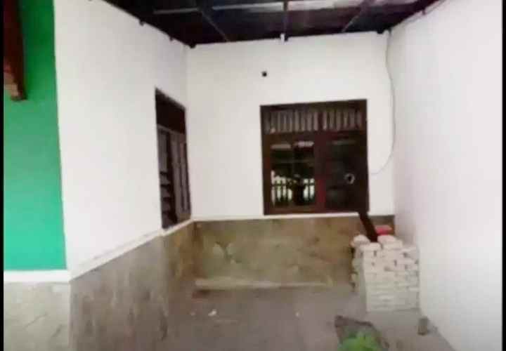 dijual rumah komplek serua permai dekat