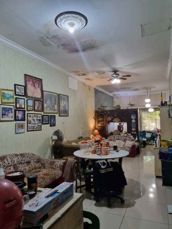 dijual rumah kutisari