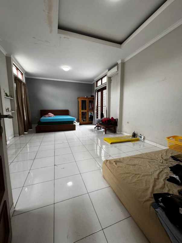 dijual rumah legoso ciputat