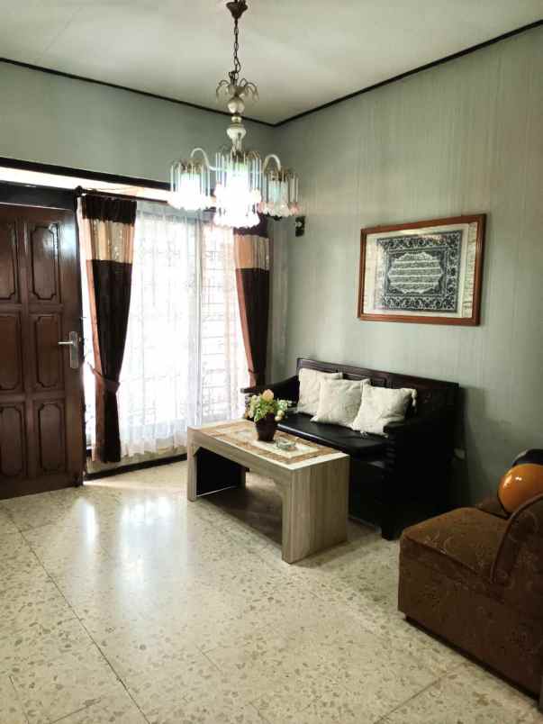 dijual rumah lokasi jl ikan ikan kota malang