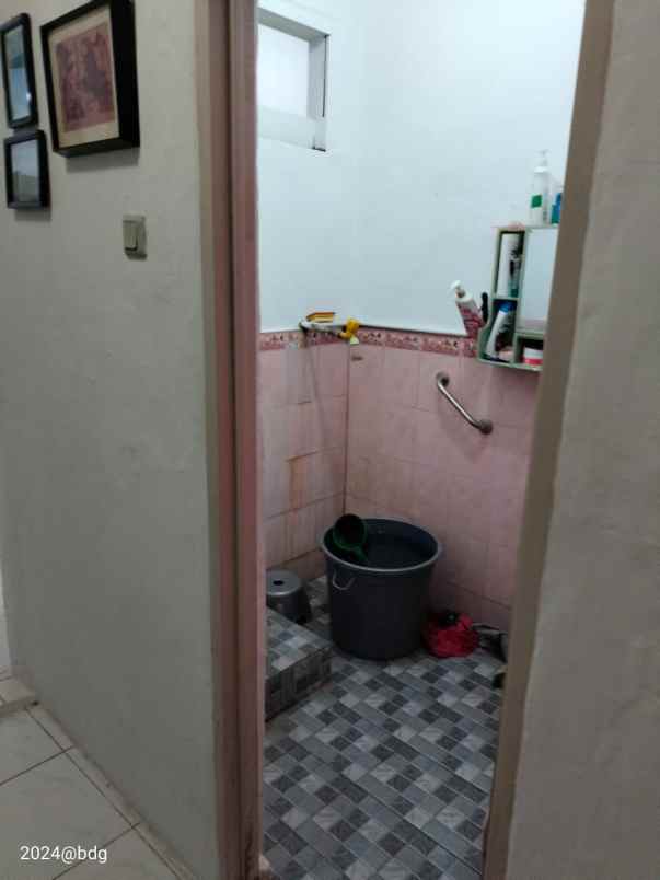 dijual rumah luas dan asri di bandung jawa barat