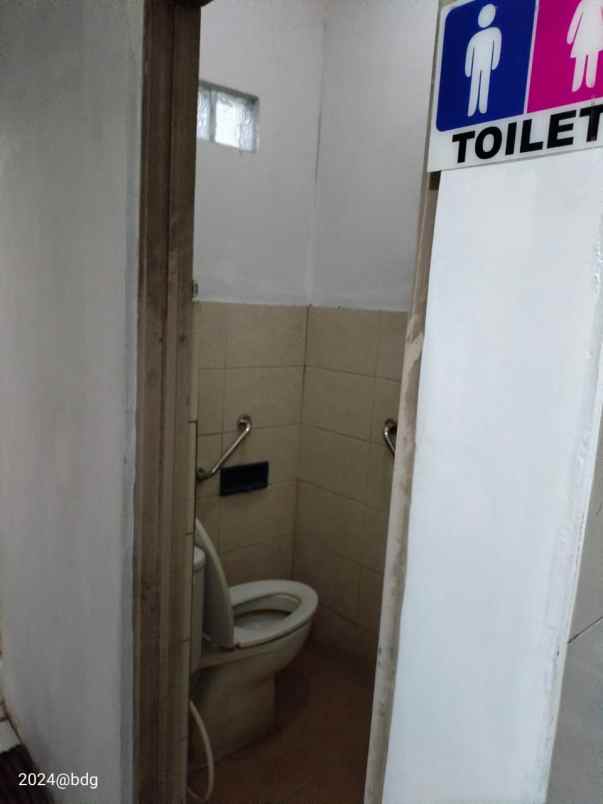 dijual rumah luas dan asri di bandung jawa barat