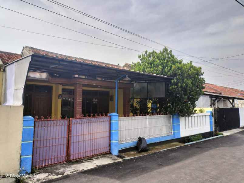 dijual rumah luas dan asri di bandung jawa barat