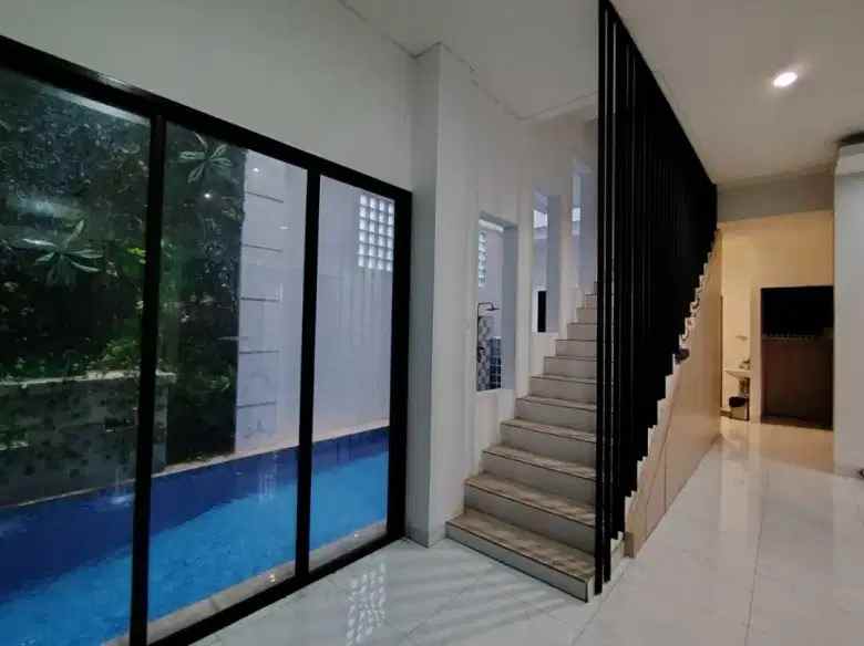 dijual rumah mahagoni bintaro