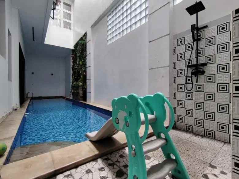 dijual rumah mahagoni bintaro