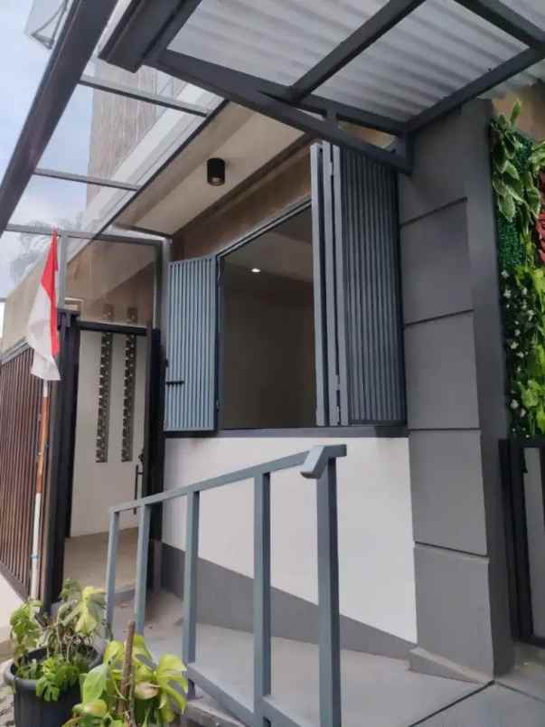 dijual rumah mahagoni bintaro