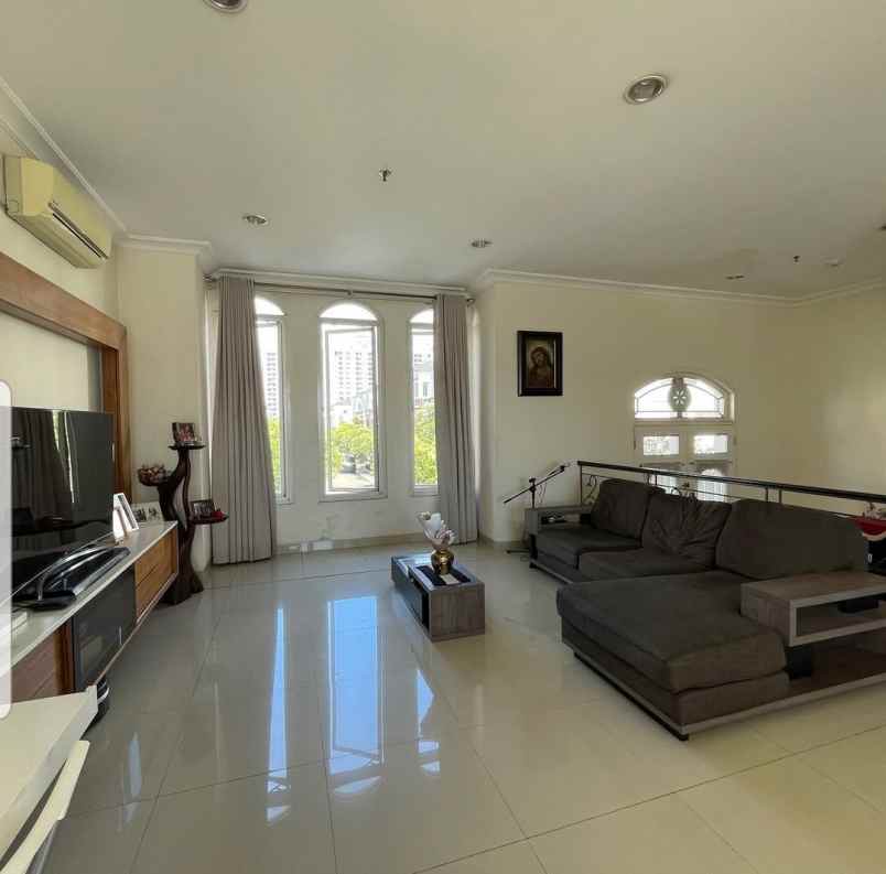 dijual rumah mal of indonesia