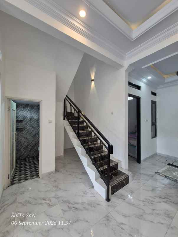 dijual rumah mampang pancoran mas depok