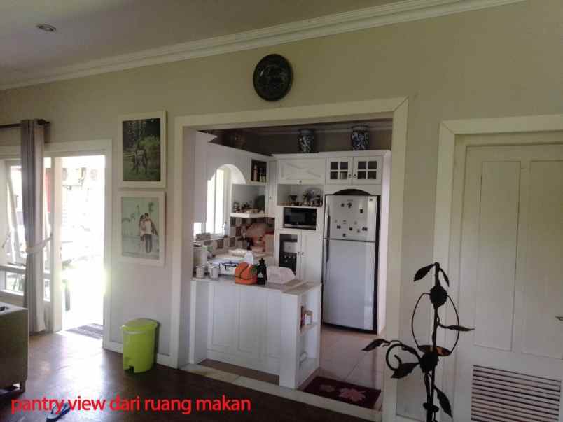 dijual rumah manyar