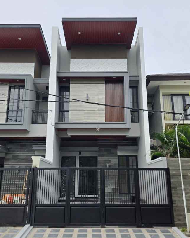 dijual rumah manyar jaya