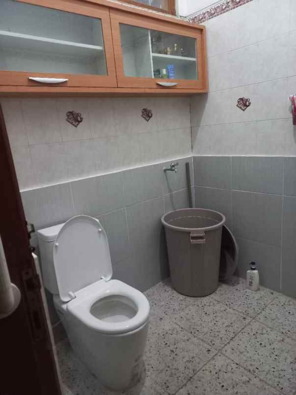 dijual rumah medokan