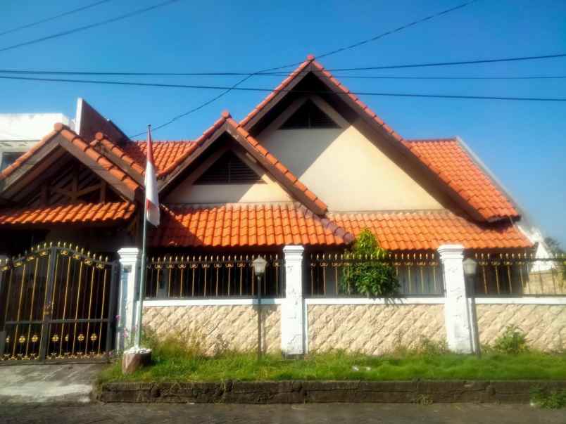 dijual rumah medokan
