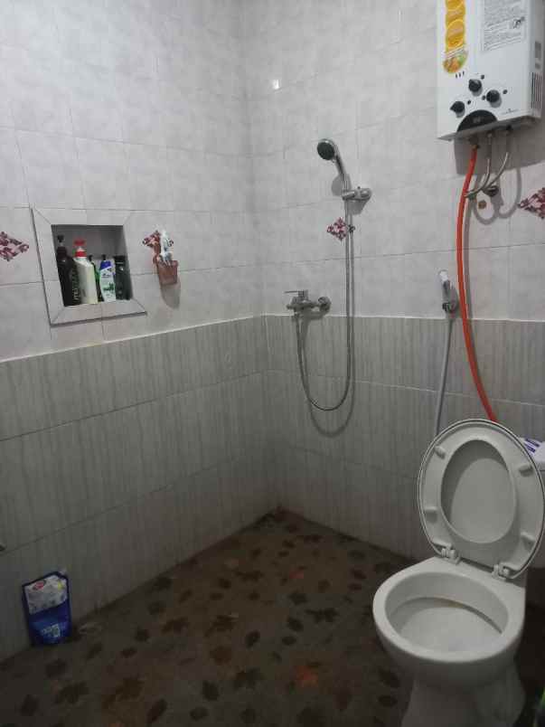 dijual rumah medokan