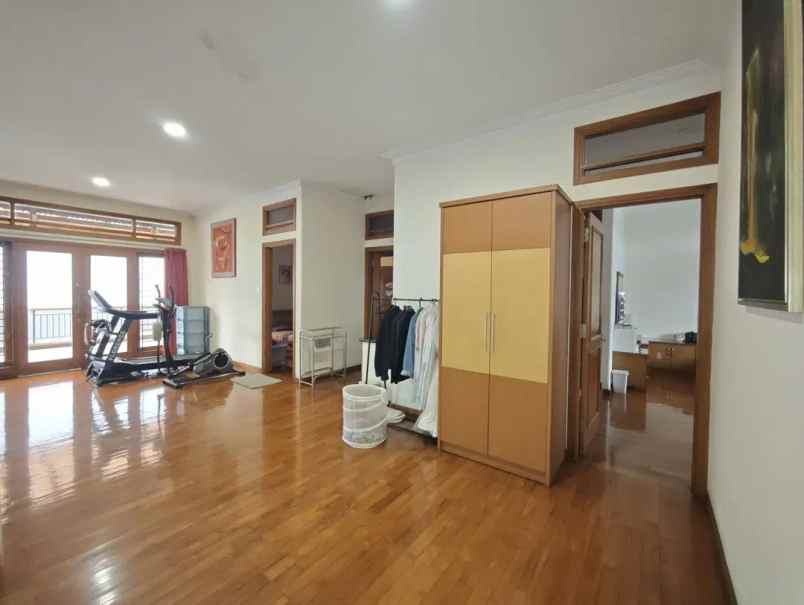 dijual rumah mekarwangi