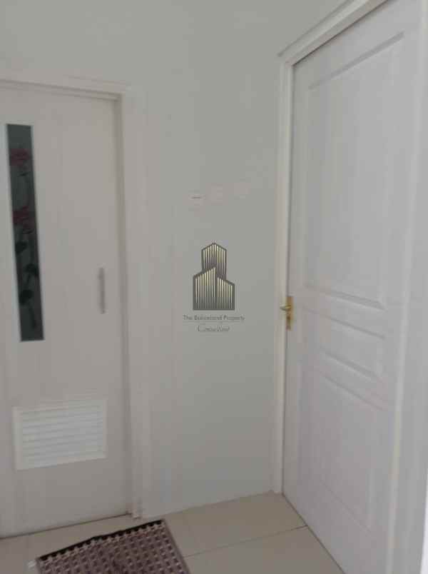 dijual rumah meteseh