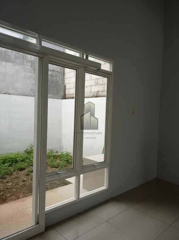 dijual rumah meteseh