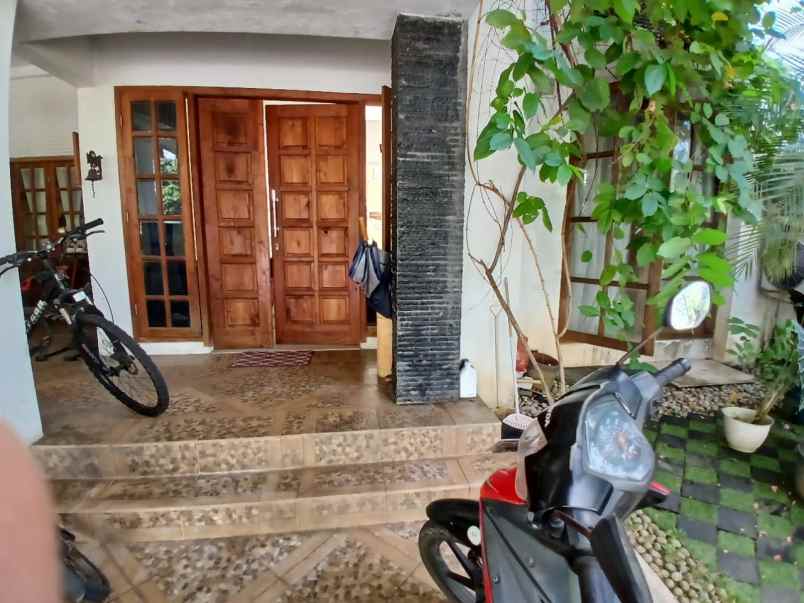 dijual rumah mewah grand wisata bekasi