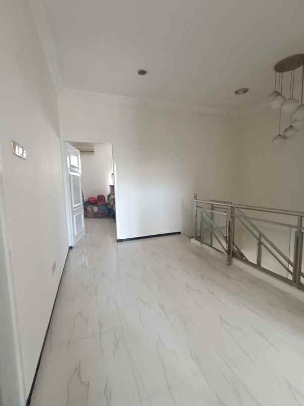 dijual rumah nirwana