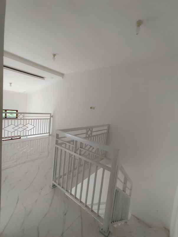 dijual rumah pancoran mas