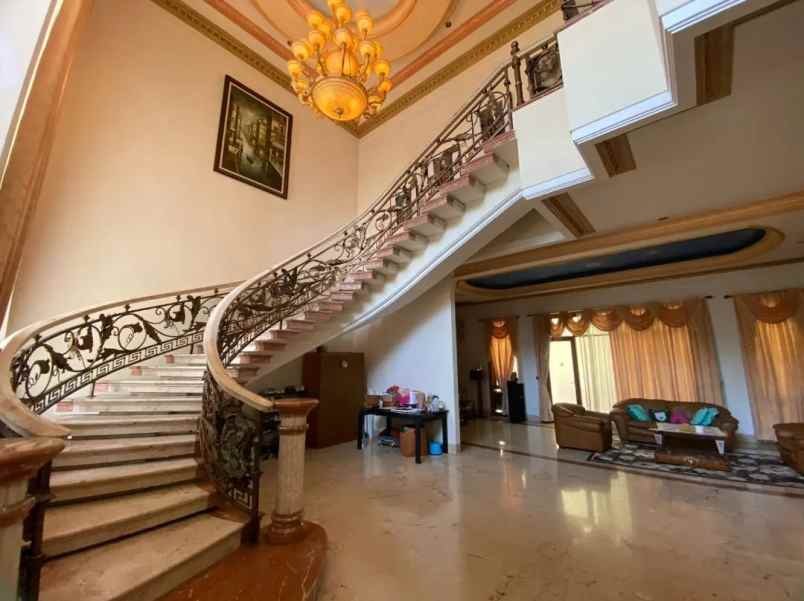 dijual rumah pantai indah kapuk