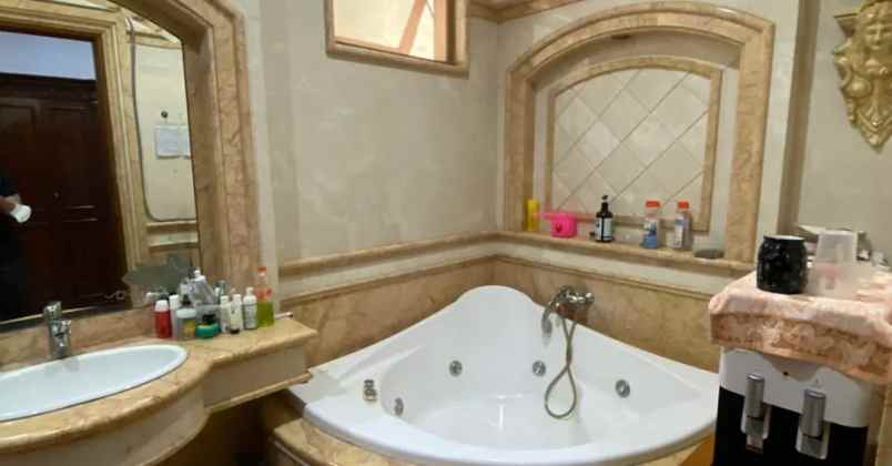 dijual rumah pantai indah kapuk