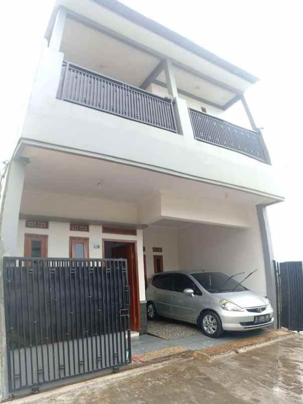 dijual rumah parakan saat