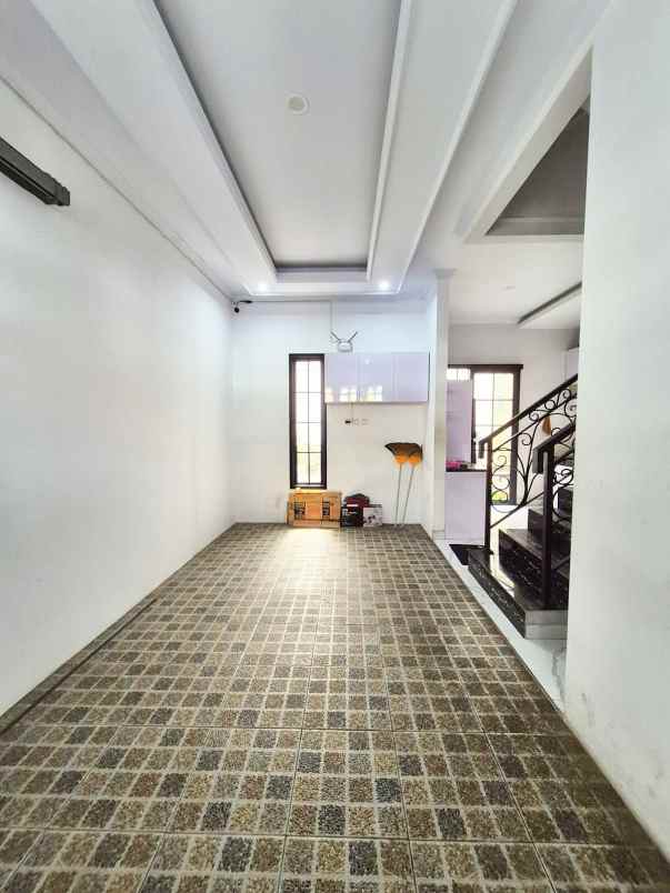 dijual rumah pejaten